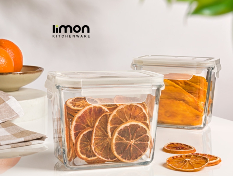 ظرف شیشه ای مستطیل دربدار ۹۲۰ میل(لیمون) ۲۱۵۳